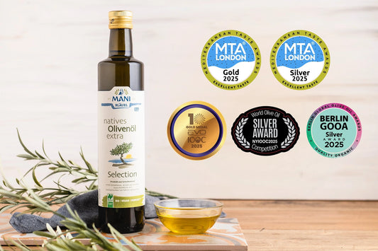 MANI natives Olivenöl extra Selection und 5 Awards die MANI 2025 erhalten hat