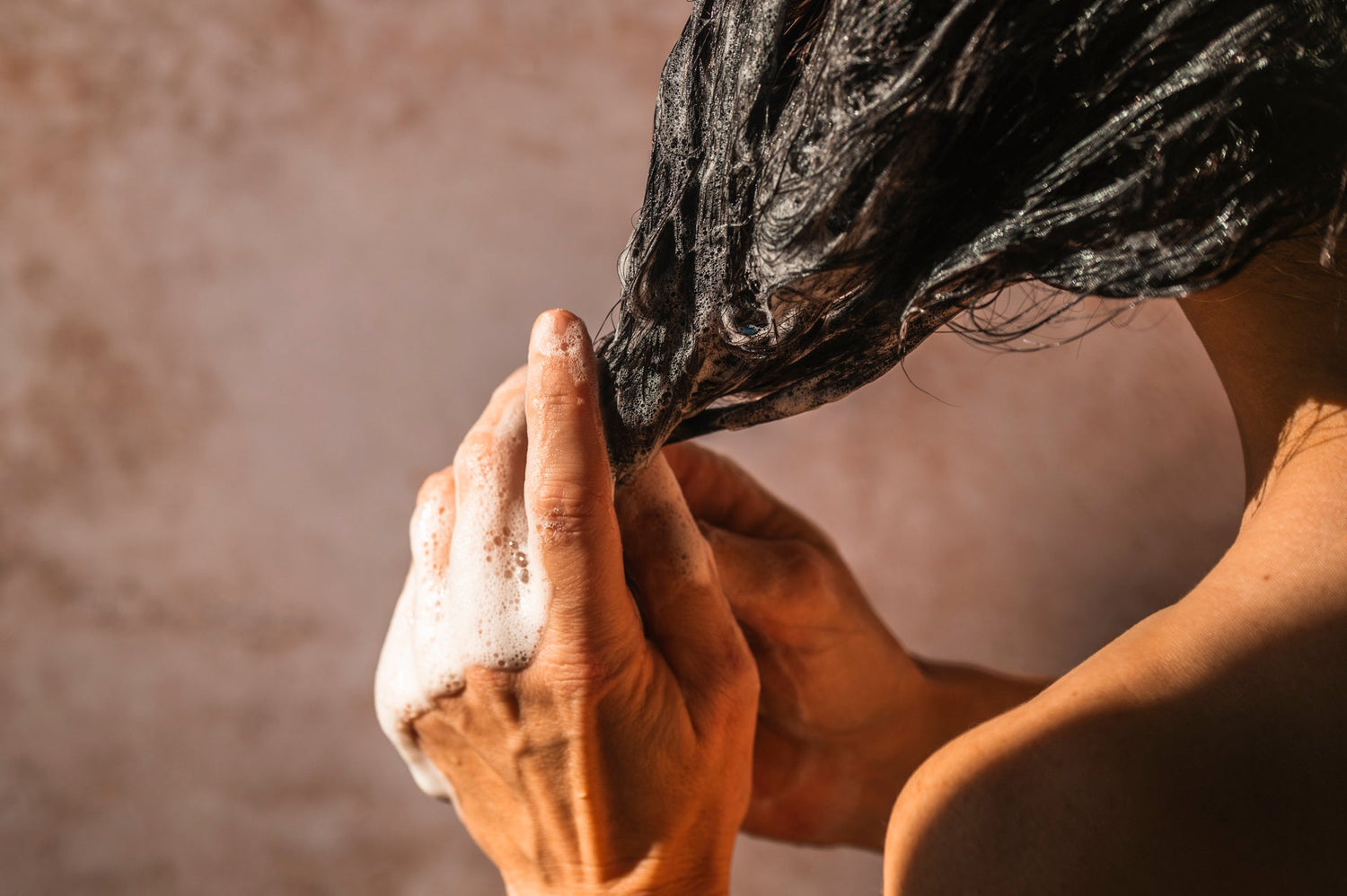 Olivenöl für die Haare: Wirkung und Anwendung
