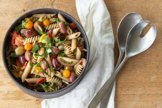 Mediterraner Nudelsalat