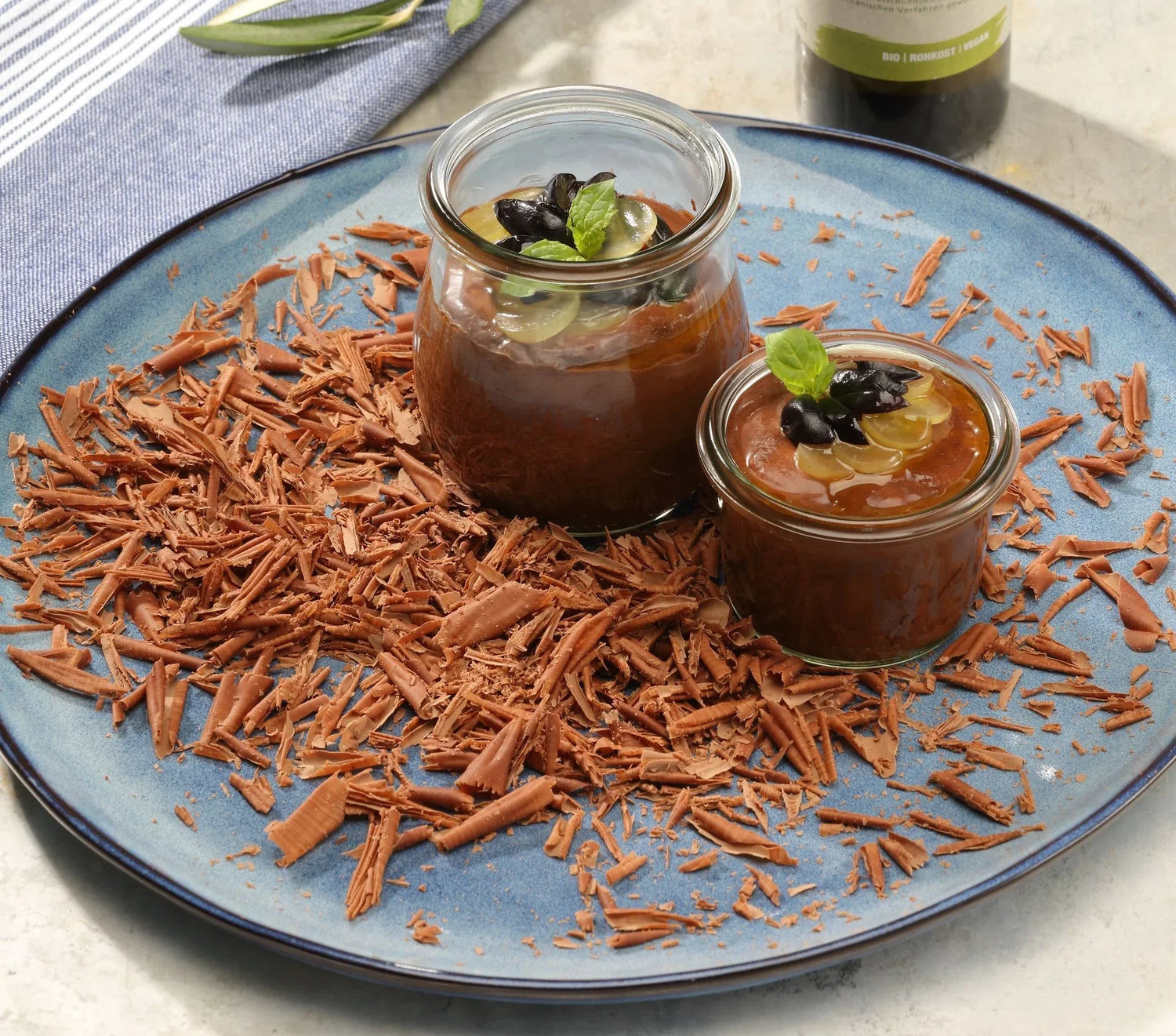 Mousse von Schweizer Zartbitterschokolade und Olivenöl mit Balsamessig