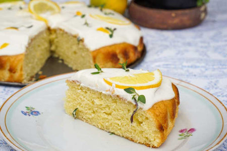 Olivenöl-Zitronen-Kuchen mit Joghurt und Thymian