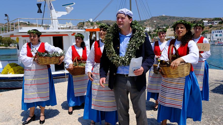 Filmszene aus GRIECHENLAND mit Thomas Stipsits